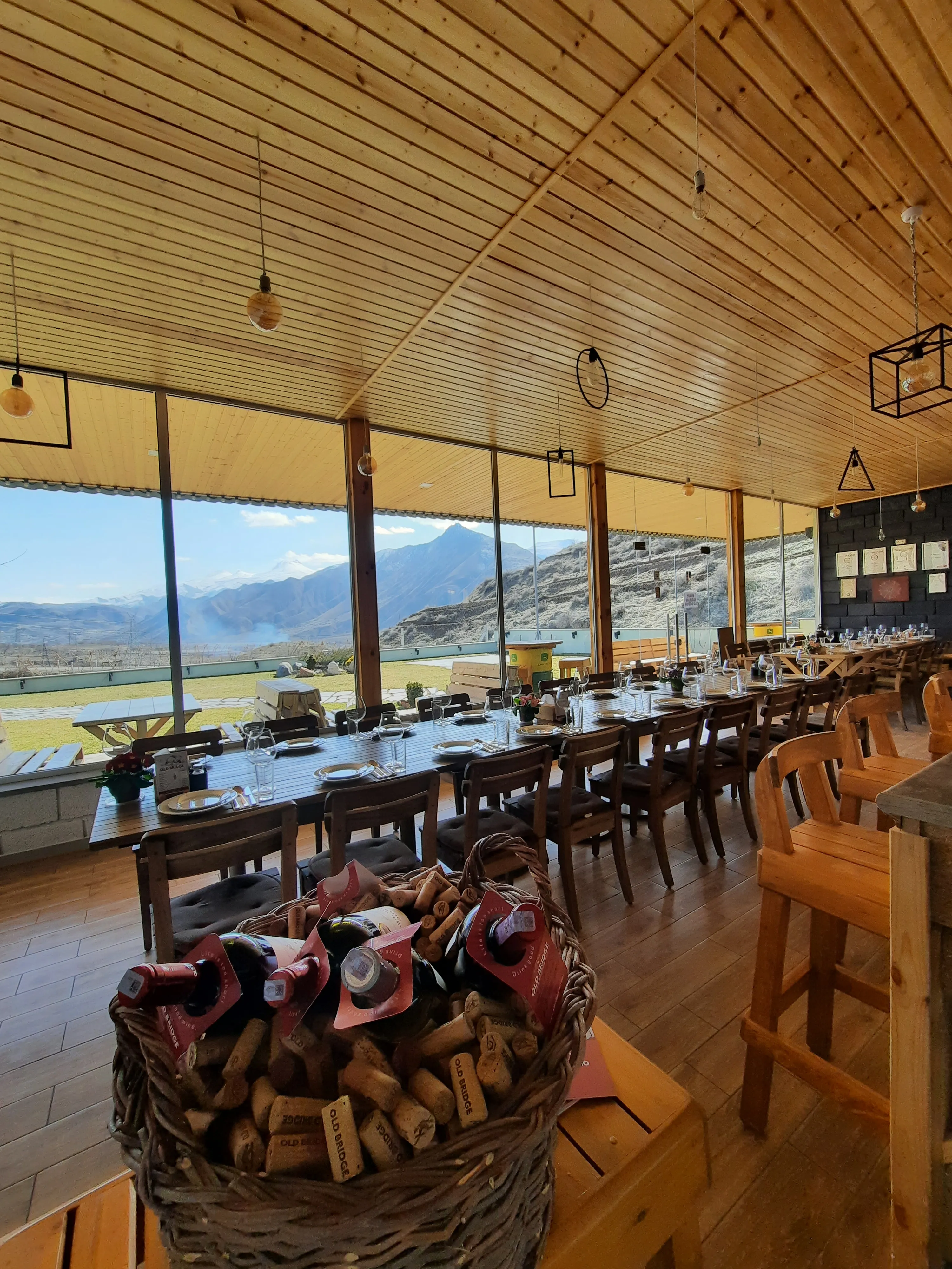 Old Bridge Winery restaurant