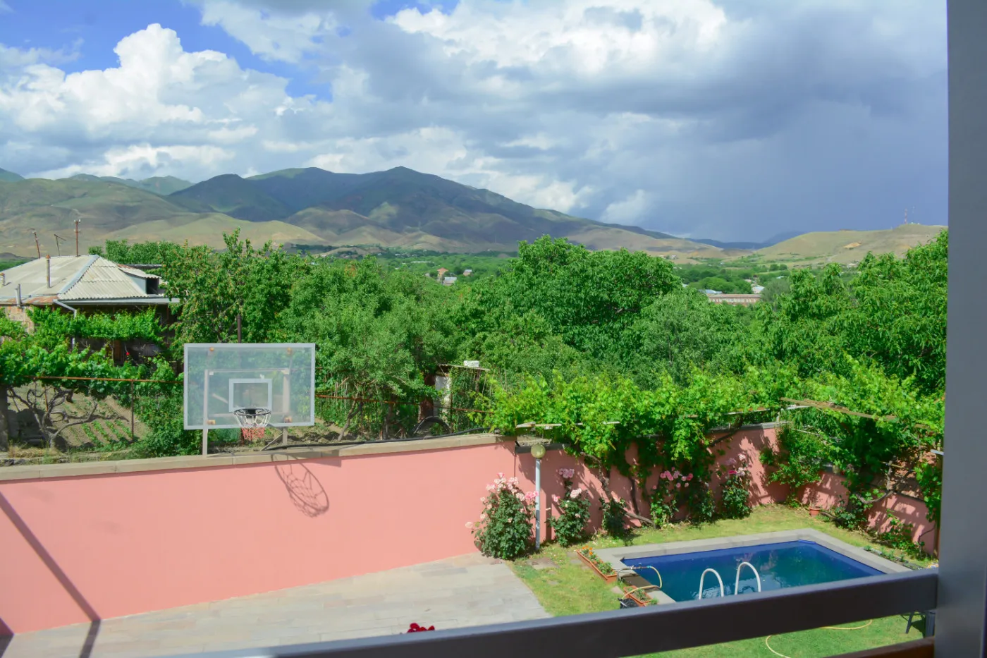 Double room with mountain view & WC — image 2