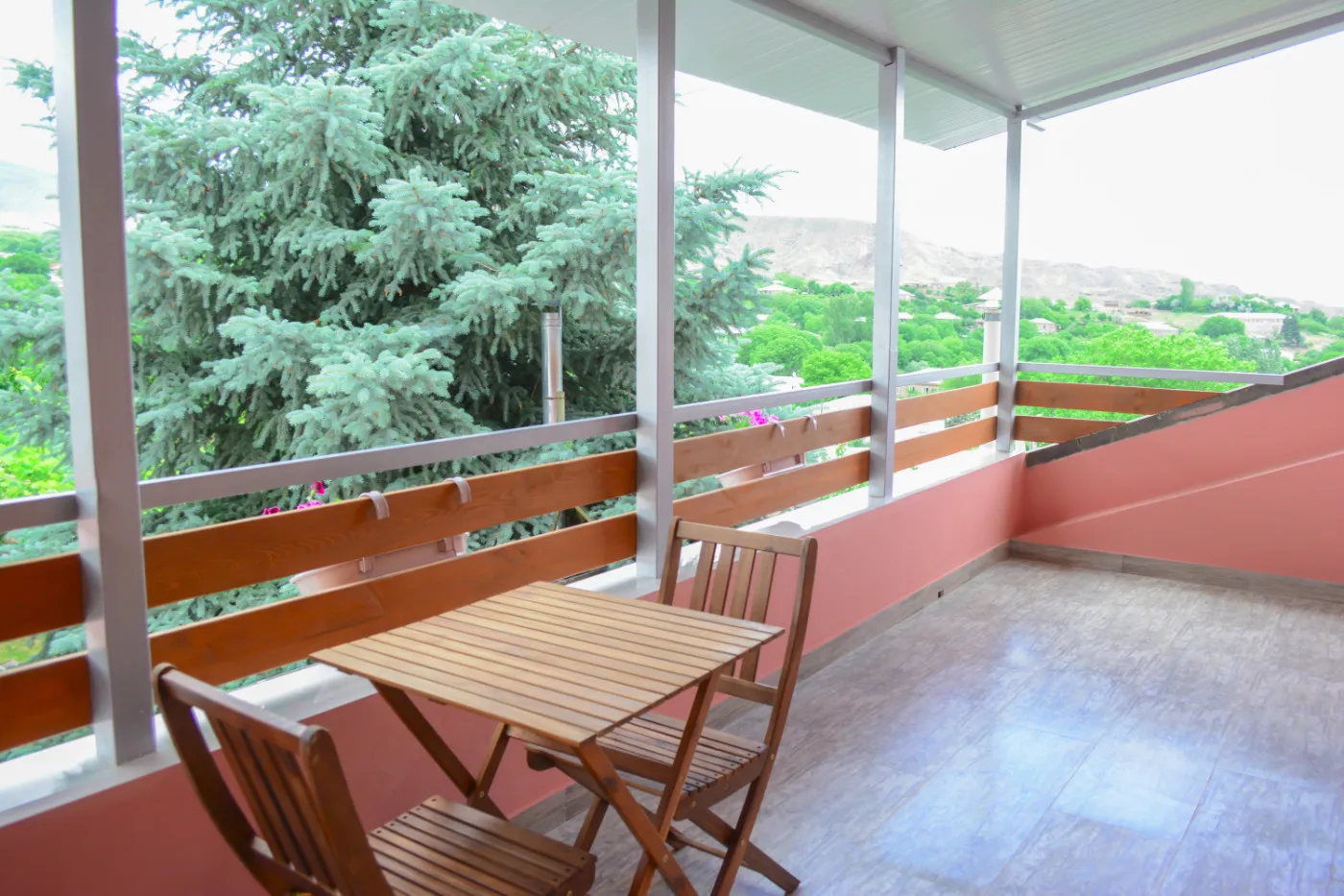 Double room with balcony & WC — image 1