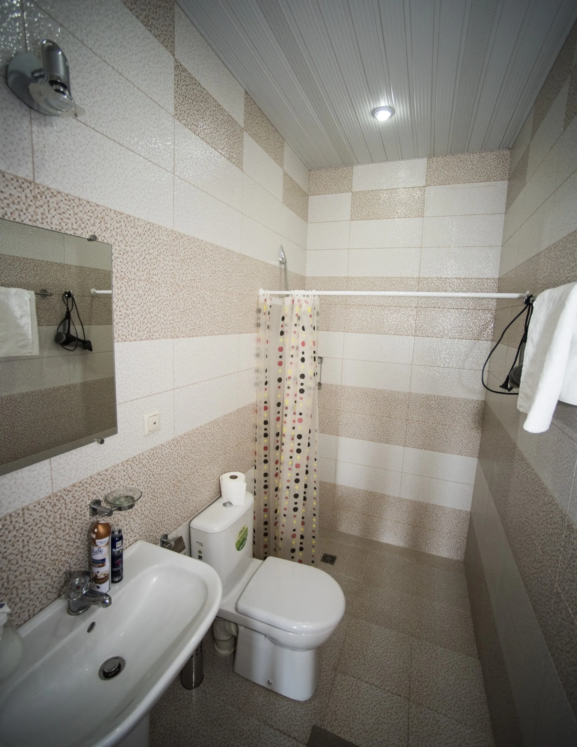 Double room with balcony & WC in front — image 2