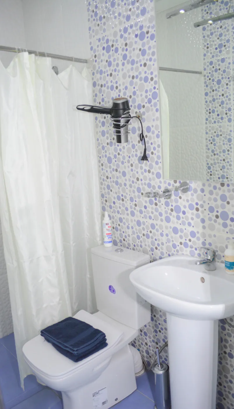 Double room with two balconies & WC — image 6